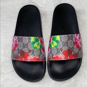 Fun floral slides